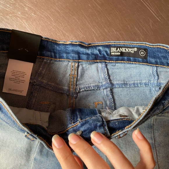 NWT Denim Shorts Midtown Madness BlankNYC - Picture 6 of 9
